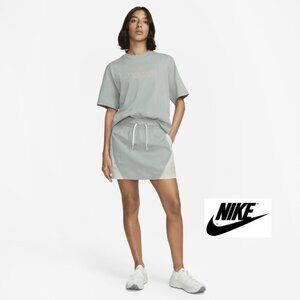 NWT $58 NIKE Women M Sportswear Heritage High-Waisted Woven Mini Skirt in Grey